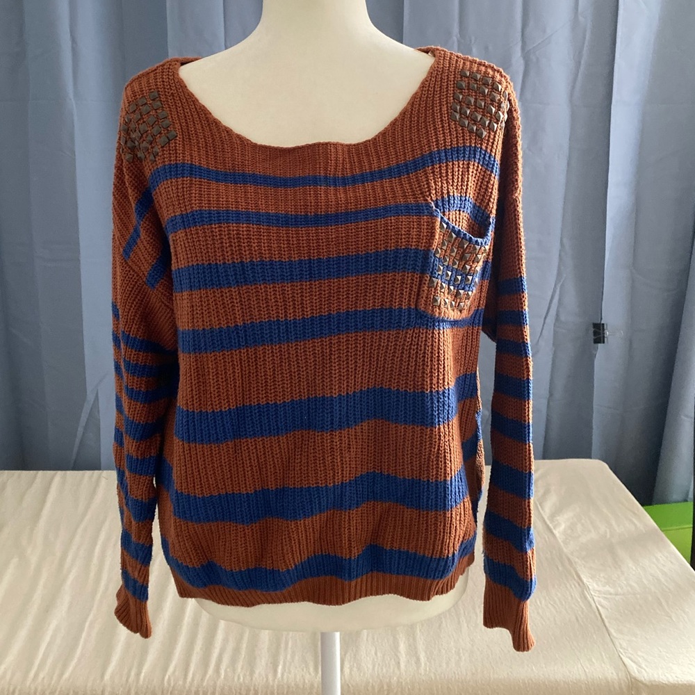 Knit sweater